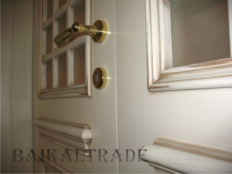 двери межкомнатные массив