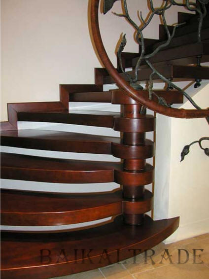 Лестница из массива дерева